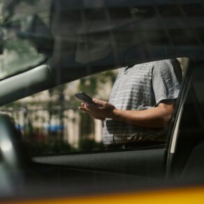 Jak przeczytać wiadomości w messengerze, których nadawca ukrył?