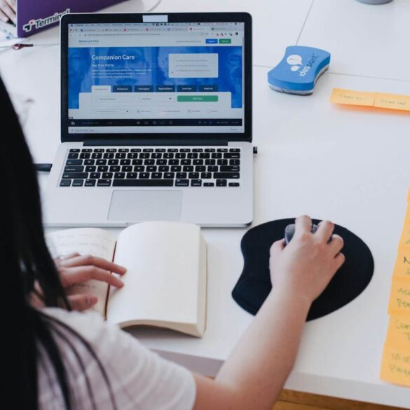 Zmiana ścieżki kariery: Przewodnik Jooble dla początkujących w nowej branży