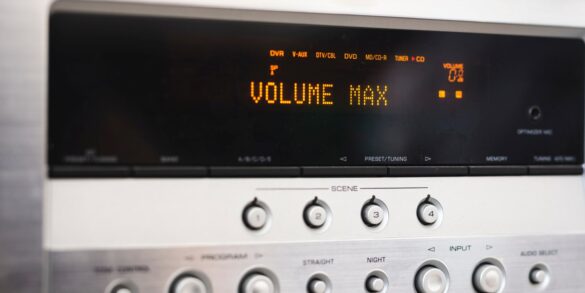 Jak wybrać amplituner AV do kina domowego? Przewodnik