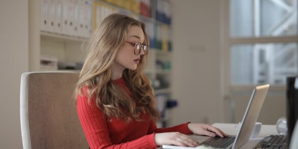 Jak używać twardej spacji w HTML?