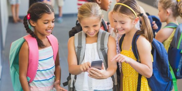 Kontrola wydatków w telefonie – dlaczego oferta na kartę dla dziecka to świetny wybór?