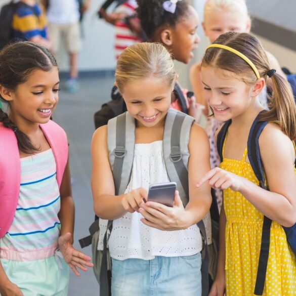 Kontrola wydatków w telefonie – dlaczego oferta na kartę dla dziecka to świetny wybór?