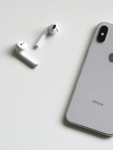 Odnowiony iPhone. Czy warto kupić urządzenie z drugiej ręki? Odnowiony iPhone. Czy warto kupić urządzenie z drugiej ręki?